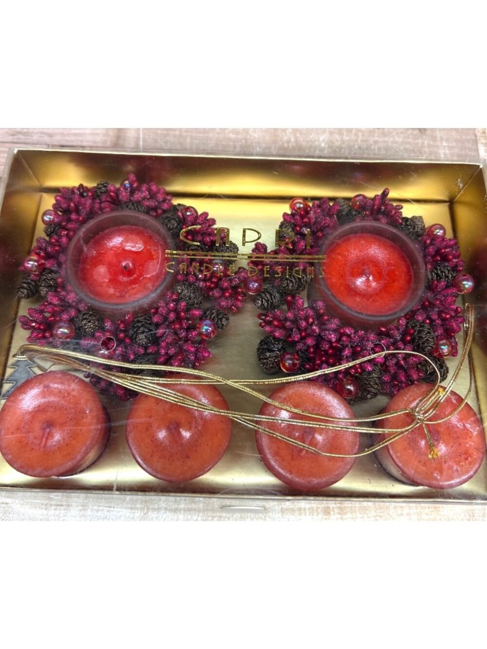 Holiday Candle Set With Decorative Wreaths & Red Votives